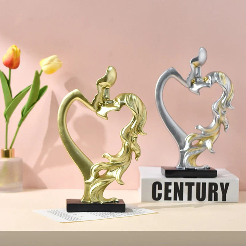 Escultura Nórdica em Resina de Casal se Beijando - Loja Sem Barreiras