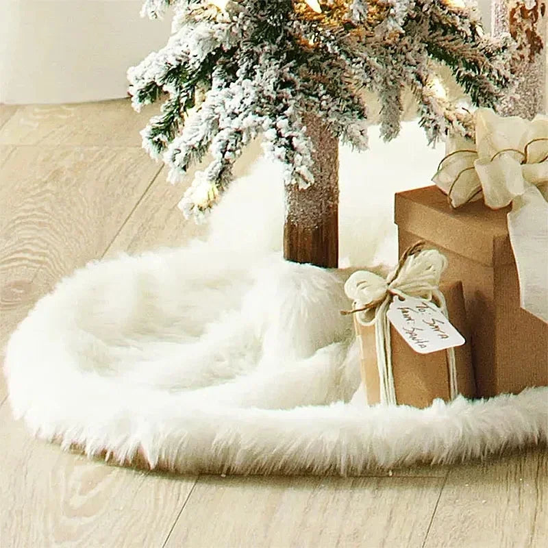 Saia para árvore de Natal Redonda Plush Neve Branca - Loja Sem Barreiras